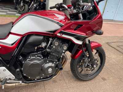 Honda CB400 Super Boldor 2022