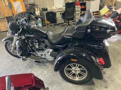 Harley-Davidson Electra Glide FLHTCU1870 Trike 2021