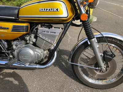 Suzuki GT250