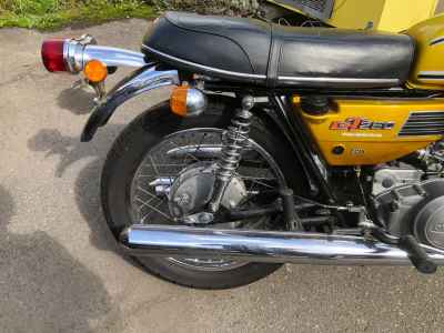 Suzuki GT250