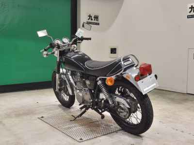 Yamaha SR400 2005