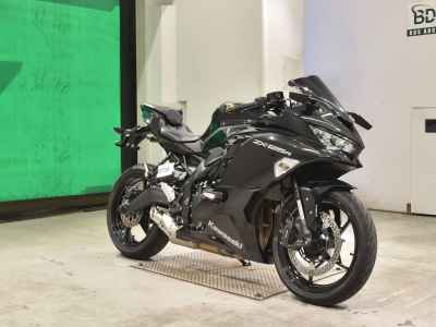Kawasaki Ninja ZX-25R 2022