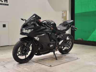 Kawasaki Ninja ZX-25R 2022