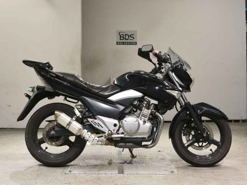 Suzuki GSR250