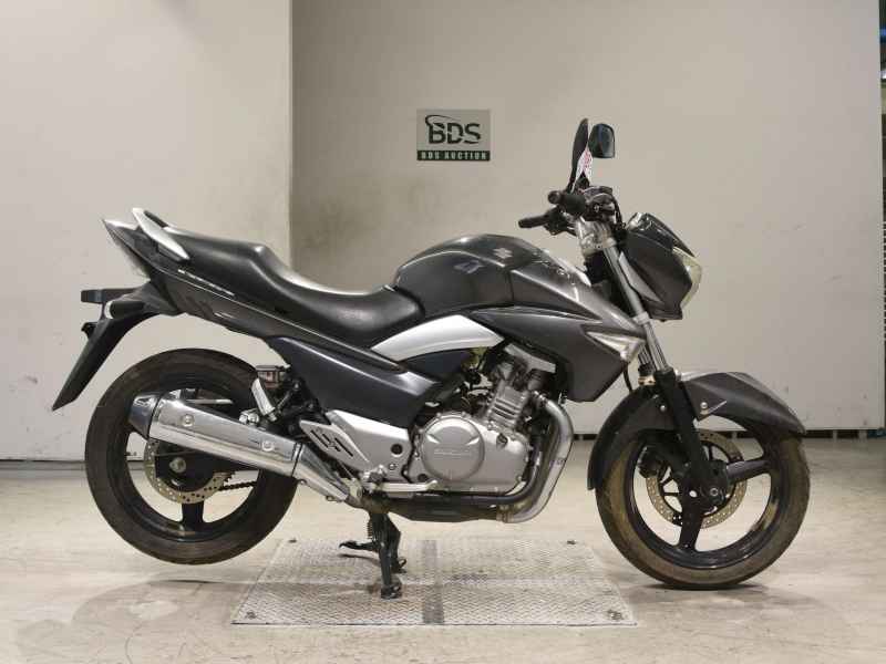 Suzuki GSR250