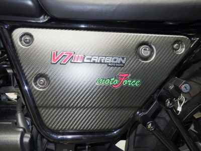 Moto Guzzi V7 III Carbon 2019