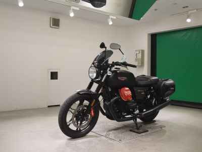 Moto Guzzi V7 III Carbon 2019