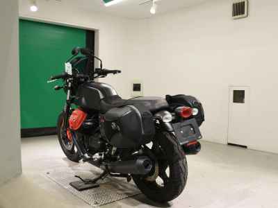 Moto Guzzi V7 III Carbon 2019