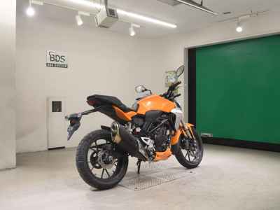 Honda CB250R 2019