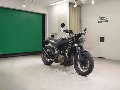 Husqvarna Svartpilen 401 2020