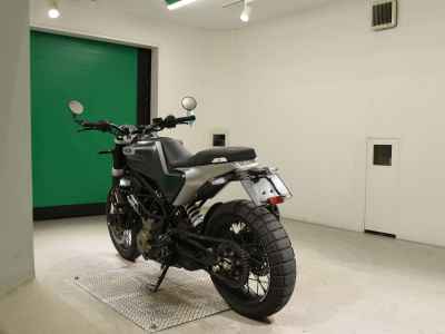 Husqvarna Svartpilen 401 2020