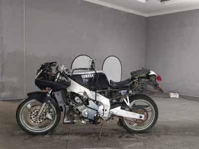 Yamaha FZR250R