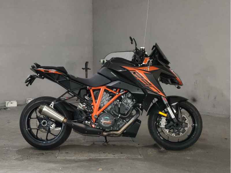 KTM 1290 Super Duke GT 2020