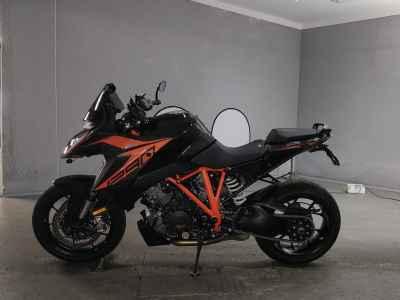 KTM 1290 Super Duke GT 2020