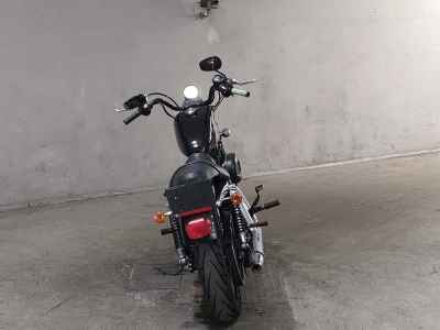 Harley-Davidson XL883R 2011