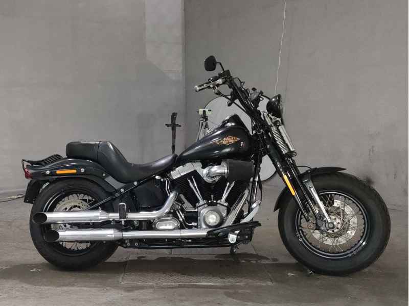 Harley-Davidson FLSTSB1580 2011