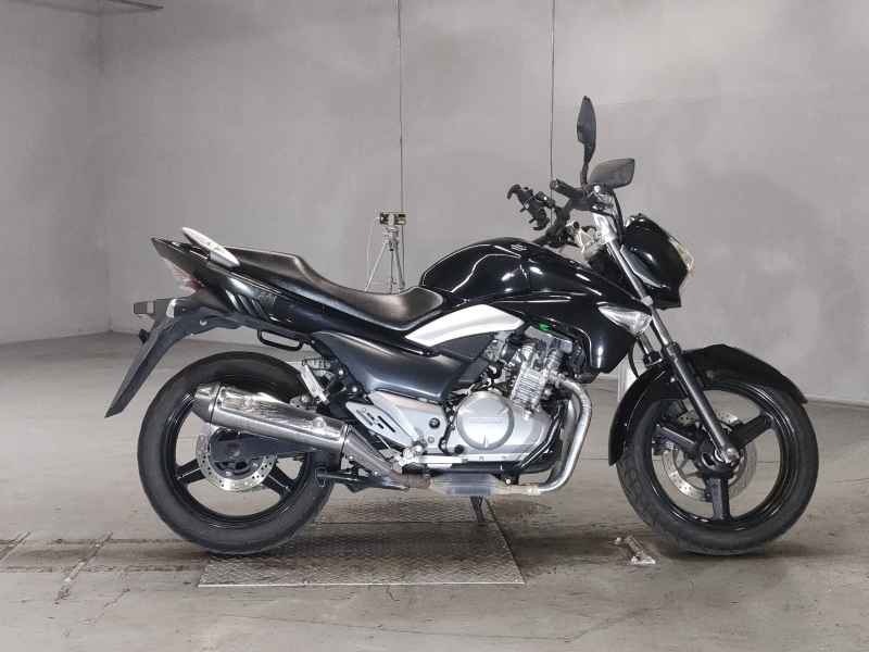 Suzuki GSR250