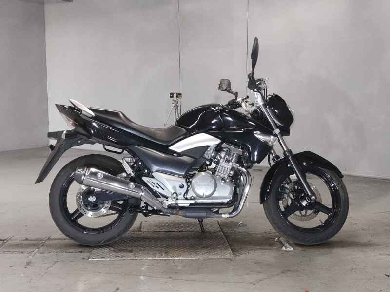 Suzuki GSR250