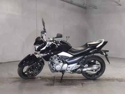Suzuki GSR250
