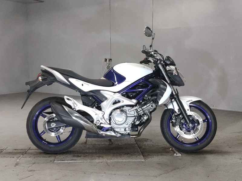 Suzuki Gladius SFV400 2010