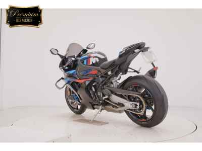 BMW M1000RR 2025