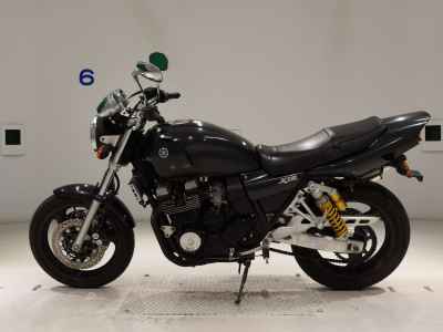 Yamaha XJR400 2010