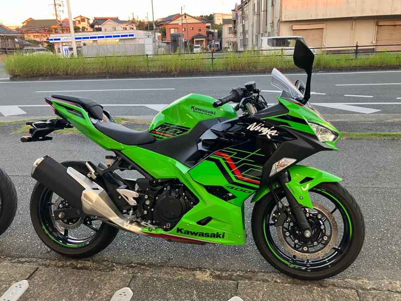 Kawasaki Ninja 400 KRT Edition 2025