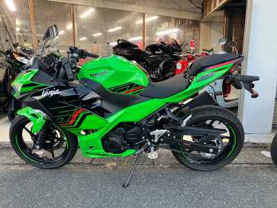 Kawasaki Ninja 400 KRT Edition 2025