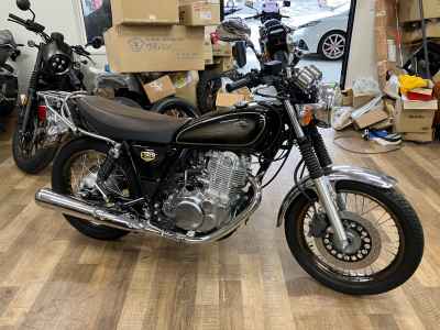 Yamaha SR400 2021