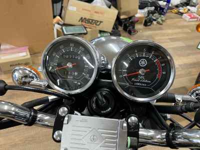 Yamaha SR400 2021