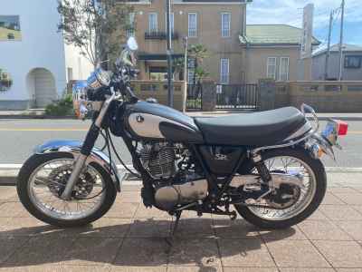 Yamaha SR400 2021