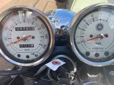 Yamaha SR400 2021