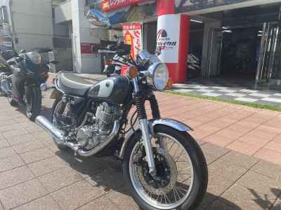Yamaha SR400 2021