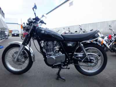 Yamaha SR400 2017