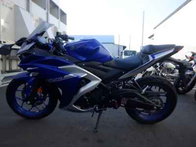 Yamaha YZF-R25 2017