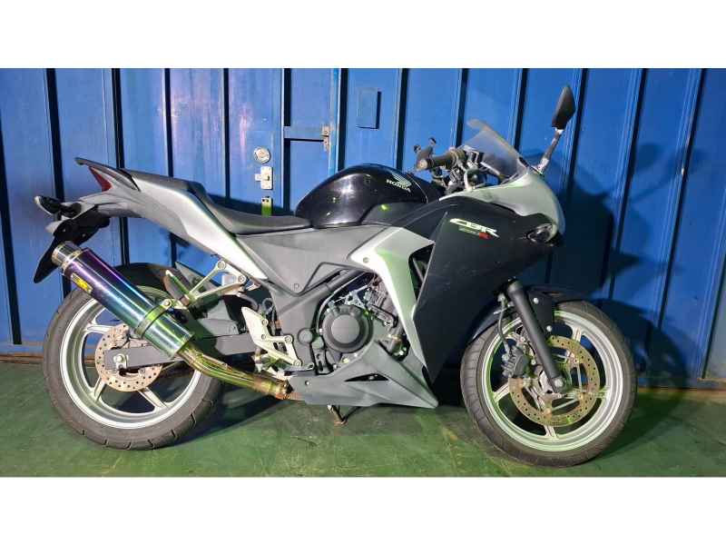 Honda CBR250R 2011
