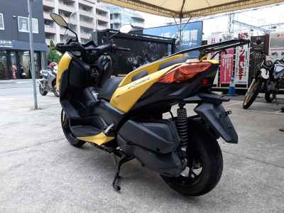 Yamaha XMAX 250
