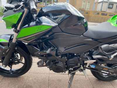 Kawasaki Z400 2021