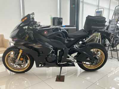 Honda CBR1000RR-R FB SP 2023