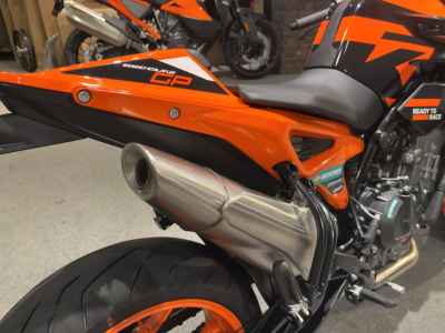 KTM 890 Duke GP 2023