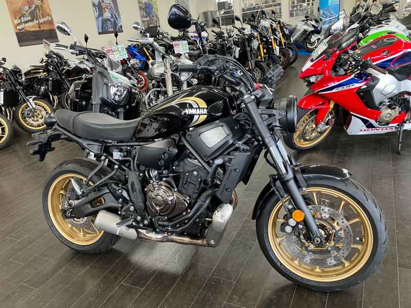 Yamaha XSR700 2022