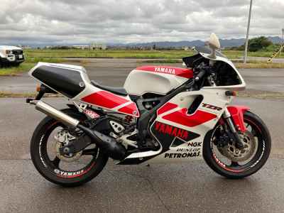 Yamaha TZR250R