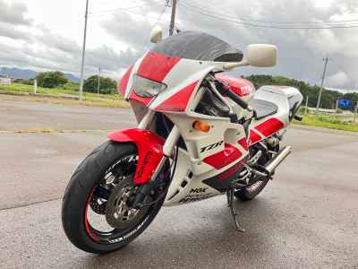 Yamaha TZR250R