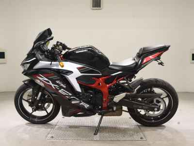 Kawasaki Ninja ZX-25R 2021