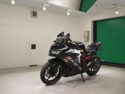 Kawasaki Ninja ZX-25R 2021