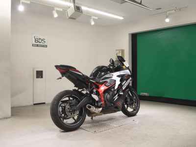 Kawasaki Ninja ZX-25R 2021
