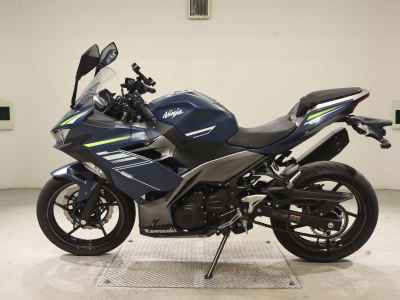 Kawasaki Ninja 400 2021