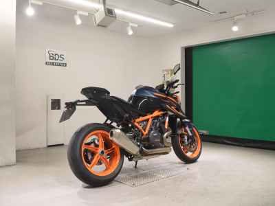 KTM 1290 Super Duke R 2024
