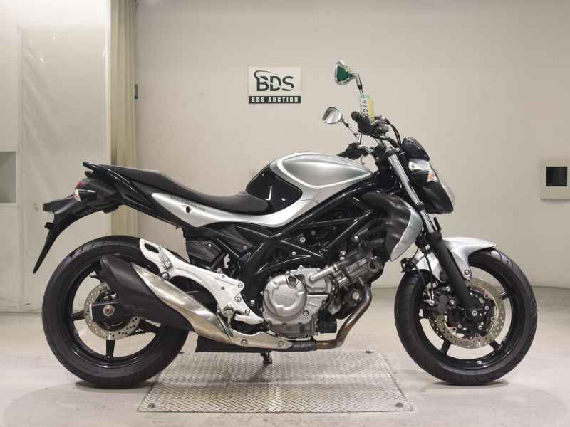 Suzuki Gladius SFV400 2012