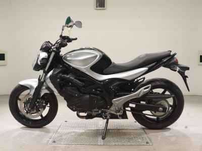 Suzuki Gladius SFV400 2012